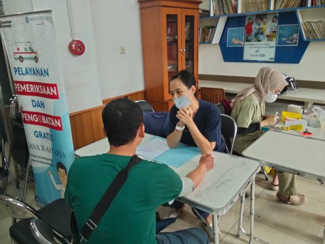 
					Jasa Raharja Jabar Gelar Pemeriksaan Kesehatan Gratis MUKL di Samsat Soreang