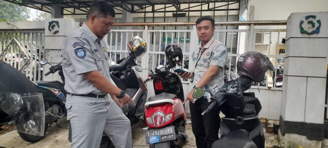 
					Penelusuran Kendaraan pribadi dan instansi di karawang sebagai upaya intensifikasi pembayaran Pajak Kendaraan