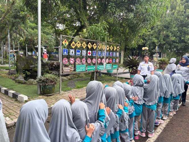 
					Jasa Raharja Jabar dan Dishub Kabupaten Bandung Kolaborasi Gelar Program SALUD untuk Tingkatkan Kesadaran Lalu Lintas Sejak Dini