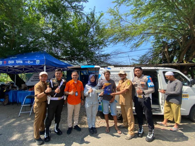 
					Penguatan Pengujian Kepatuhan Pajak Kendaraan Bermotor: Tim Pembina Samsat Pelabuhanratu Gelar Pemeriksaan Pajak Kendaraan Bermotor
