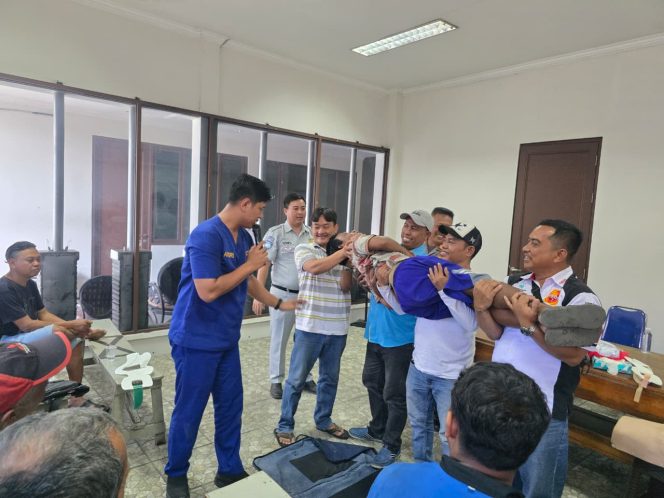 
					Tingkatkan Kesiapsiagaan Masyarakat, Jasa Raharja Cabang Cirebon Gelar Pelatihan Pertolongan Pertama Gawat Darurat (PPGD) Di PT Sahabat Prima Abadi Kota Cirebon