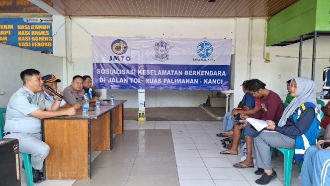 
					Tekan Angka Kecelakaan Lalu Lintas, Jasa Raharja Cabang Cirebon Gelar Forum Komunikasi Lalu Lintas (FKLL) dan Sosialisasi Keselamatan Berkendara di Rest Area KM 207/A Tol Palikanci Kab Cirebon