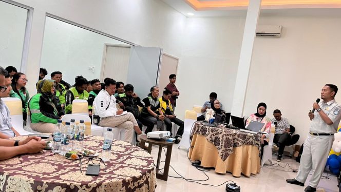 
					Tingkatkan Keselamatan Jalan, Jasa Raharja dan RS Siloam Purwakarta Gelar Pelatihan PPGD Bagi Pengemudi Ojek Online di Campaka