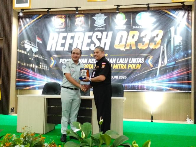
					Jasa Raharja Jabar Berikan Pelatihan Penanganan Kecelakaan dan Sosialisasi Fitur Lapor Laka JRKu Bersama Senkom Mitra Polri Jawa Barat