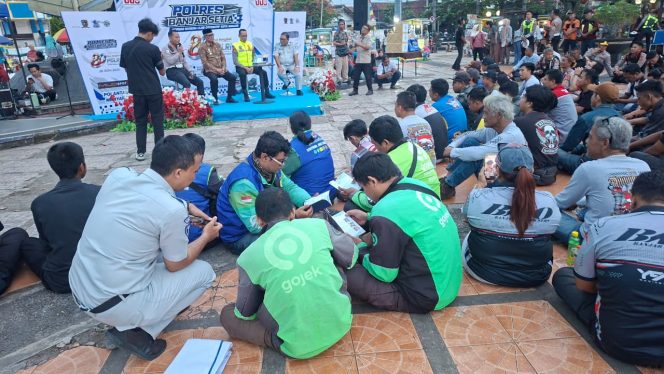 
					Dekatkan Layanan Digital dan Edukasi Keselamatan, Jasa Raharja Tasikmalaya Sosialisasi Fitur ‘Lapor Laka’ JRku dan Bagikan Buku Saku di Alun-Alun Kota Banjar