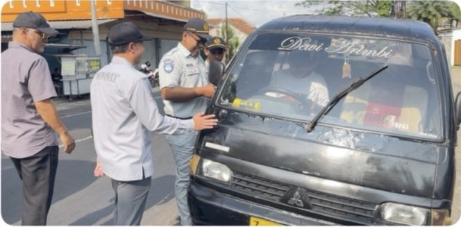 
					Operasi Gabungan di Sindangkasih, Upaya Tingkatkan Kepatuhan PKB Dan SWDKLLJ di Kabupaten Ciamis