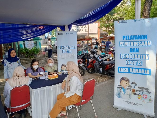 
					Berikan Kemudahan dan Keuntungan Bagi Wajib Pajak, Kolaborasi Jasa Raharja Bandung Bersama Tim Pembina Samsat Kawaluyaan Gelar Pemeriksaan PKB dan SWDKLLJ disertai Pengobatan Gratis, Sosialisasi PPGD dan Voucher Diskon/Souvenir