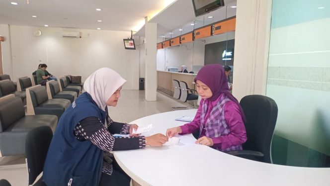 
					Optimalisasi Pendapatan PKB Dan Swdkllj, Petugas Samsat Kota Tasikmalaya Laksanakan Program Gaspoll Ke PT BTPN
