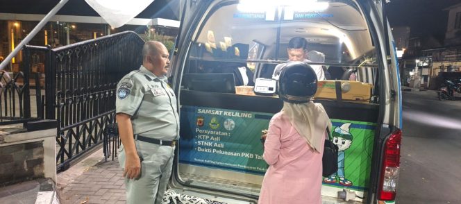 
					Jasa Raharja Purwakarta Dukung Pelayanan Samsat Malam Kamis  di Gedung Kembar