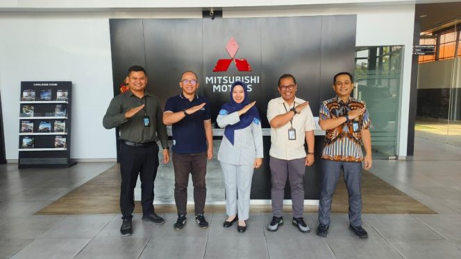 
					Tim Samsat Induk Indramayu Perkuat Kepatuhan Pajak Kendaraan Bermotor Sejak Pembelian Pertama