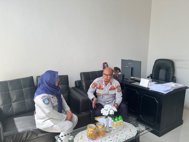 
					Optimalisasi IWKBU, PJ Samsat Garut Laksanakan Koordinasi dengan Terminal Tipe A Garut
