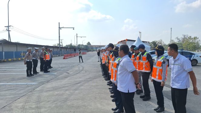 
					Upaya Peningkatan Keselamatan Lalu Lintas, PT Jasa Raharja (Persero) Cabang Cirebon Gelar Sosialisasi Keselamatan Berkendara dan Ramp Check Kendaraan ODOL di Ex. GT Palimanan Utama KM 188 A Tol Cipali Kab Cirebon