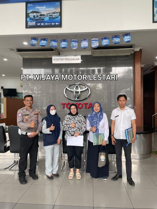 
					Operasi Khusus Samsat Kawaluyaan:  Jasa Raharja Bandung Perkuat Sinergi Sektor Swasta