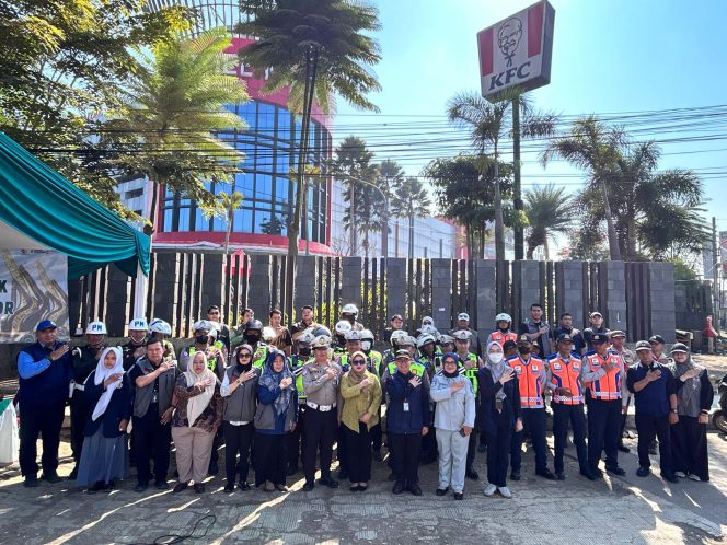 
					Samsat Rancaekek Dorong Kesadaran Masyarakat melalui Operasi Gabungan di Ciparay dan Cileunyi