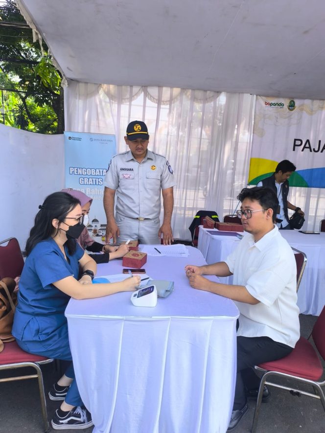 
					Jasa Raharja Bandung Hadirkan Layanan Kesehatan Gratis dan Kampanye Keselamatan Berlalu Lintas di Operasi Gabungan PKB dan SW  Samsat Soekarno Hatta 