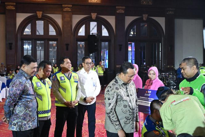 
					Jasa Raharja Apresiasi Polda hingga Polres melalui IRSMS Award di Syukuran Hari Lalu Lintas Bhayangkara ke-71