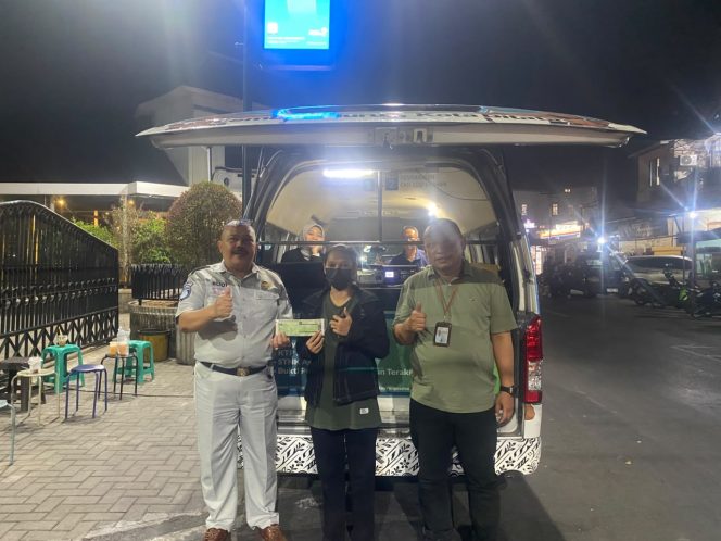 
					Tingkatkan Kepatuhan Wajib Pajak, Tim Pembina Samsat Purwakarta Optimalkan Layanan Jemput Bola “Samsat Malam Kamis” di Gedung Kembar