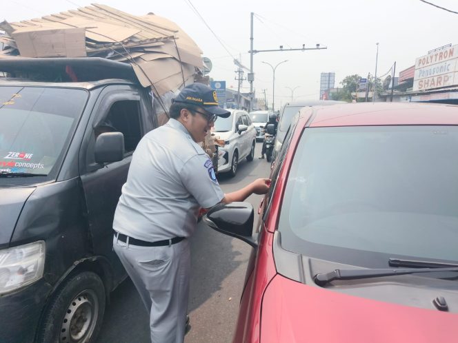 
					Sinergi Jasa Raharja Bogor dan Polres Bogor dalam Aksi Simpatik di Titik Rawan Laka Kecamatan Gunung Putri dan Cileungsi