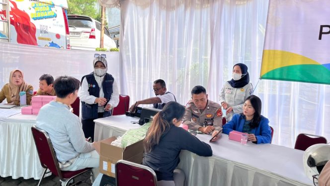 
					Berikan Kemudahan dan Keuntungan Bagi Wajib Pajak, Kolaborasi Jasa Raharja Bandung Bersama Tim Pembina Samsat Kawaluyaan Gelar Pemeriksaan PKB dan SWDKLLJ