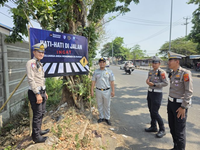 
					Tingkatkan Keselamatan Lalu Lintas, PT Jasa Raharja (Persero) Cabang Cirebon Sampaikan Pesan Keselamatan di Daerah Rawan Laka