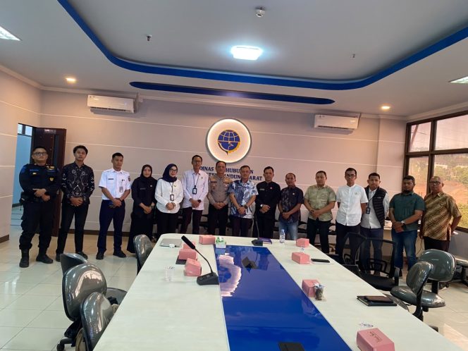 
					Jasa Raharja Bekali Guru Mahardika dengan Edukasi Keselamatan Lalu Lintas dan Kenalkan My Jasfren