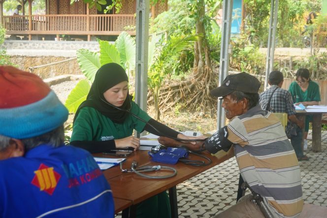 
					Edukasi K3 dan Skrining Fungsi Hati: Langkah FK Unjani Lindungi Kesehatan Petani Sumedang